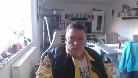 deinprinz2312 online show from 02.19.25