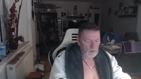 deinprinz2312 online show from 11.04.25