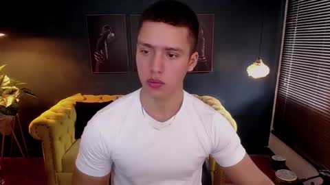 Snapshot of deivid_parker chatting on 10.10.25 Deivid online show from 10.10.25