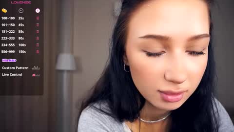 Snapshot of delanakimbral chatting on 09.09.25 Hello everyone Im Tessa Make yourself comfortable. Were going to have fun together online show from 09.09.25
