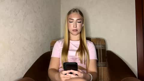 Snapshot of delfinapisicchio chatting on 06.27.26 Jane online show from 06.27.26