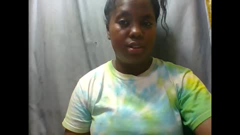 Snapshot of deliah712909 chatting on 09.23.25 deliah712909 online show from 09.23.25