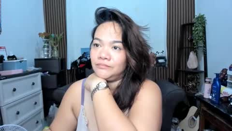 Snapshot of delightfulcurvy chatting on 11.22.25 delightfulcurvy online show from 11.22.25