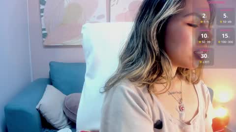 Snapshot of delilah_fix chatting on 12.29.24 della online show from 12.29.24