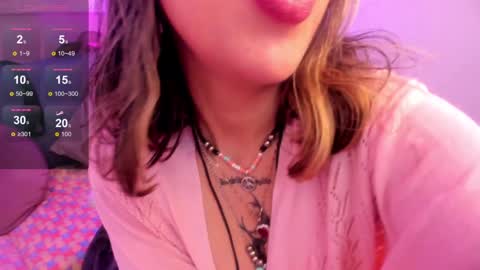 Snapshot of delilah_fix chatting on 02.08.25 della online show from 02.08.25