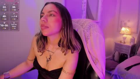 Snapshot of delilah_fix chatting on 03.03.25 della online show from 03.03.25