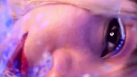 Snapshot of delilah_fix chatting on 09.10.25 della online show from 09.10.25