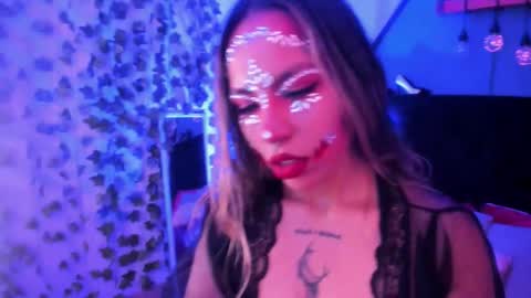 Snapshot of delilah_fix chatting on 10.26.25 della online show from 10.26.25