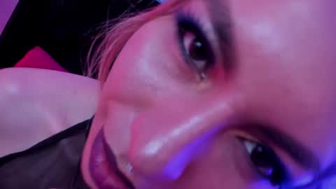 Snapshot of delilah_fix chatting on 10.30.25 della online show from 10.30.25