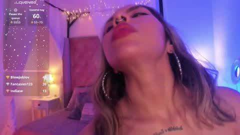 Snapshot of delilah_fix chatting on 11.06.25 della online show from 11.06.25