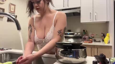 Snapshot of delilahsins chatting on 11.20.25 delilahsins online show from 11.20.25