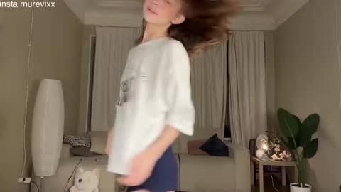 Delora online show from 11.08.25