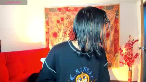 Snapshot of demeter__ chatting on 11.01.25 demeter__ online show from 11.01.25