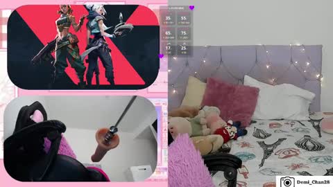 Snapshot of demi_chan chatting on 10.10.25 demiii online show from 10.10.25