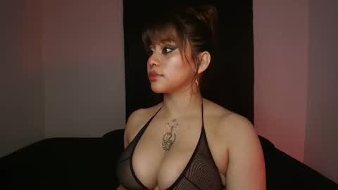 Snapshot of demian_melany_ chatting on 10.20.25 demian_melany_ online show from 10.20.25