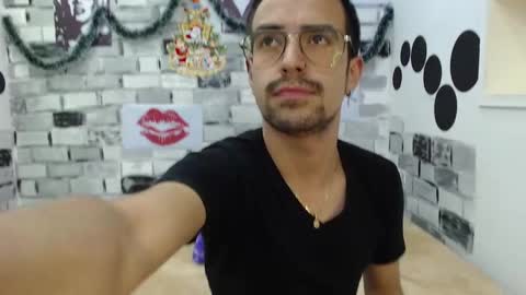 Snapshot of demian_val_4 chatting on 12.17.24 demian_val_4 online show from 12.17.24