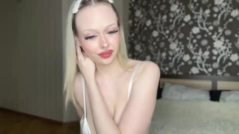 Snapshot of demilodge chatting on 12.02.25 Demi online show from 12.02.25