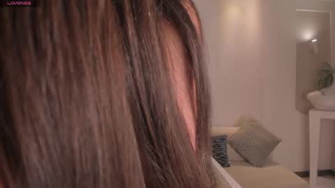 Snapshot of deminova chatting on 05.20.26 DEMI NOVA online show from 05.20.26