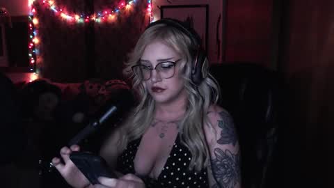 Snapshot of demongf chatting on 01.07.26 Demoness Mina online show from 01.07.26