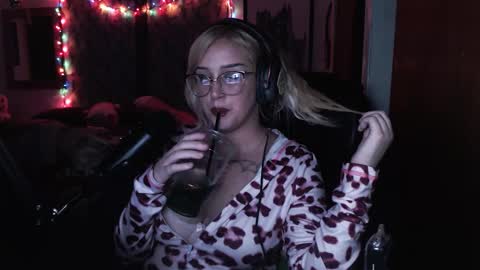 Snapshot of demongf chatting on 01.15.26 Demoness Mina online show from 01.15.26