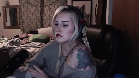 Snapshot of demongf chatting on 03.06.26 Demoness Mina online show from 03.06.26