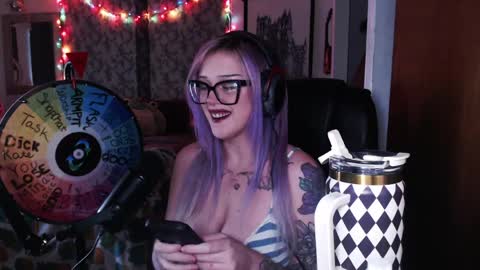 Snapshot of demongf chatting on 04.09.26 Demoness Mina online show from 04.09.26