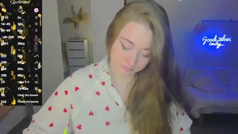 Snapshot of demure_soul chatting on 01.25.25 Sophie online show from 01.25.25