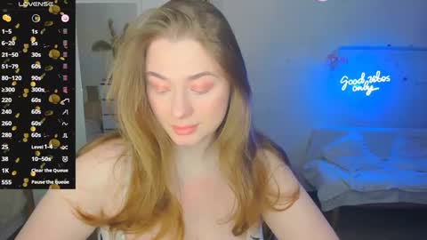 Snapshot of demure_soul chatting on 01.28.25 Sophie online show from 01.28.25