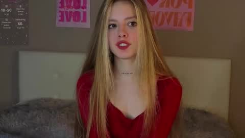 Snapshot of denaebeste chatting on 12.18.25 Emma online show from 12.18.25