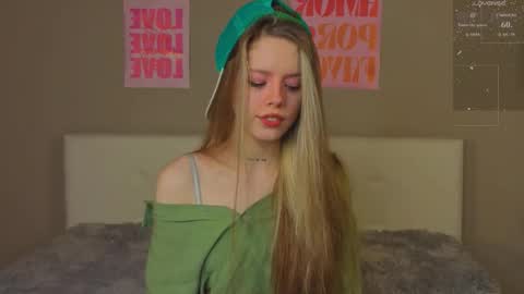 Snapshot of denaebeste chatting on 01.08.26 Emma online show from 01.08.26