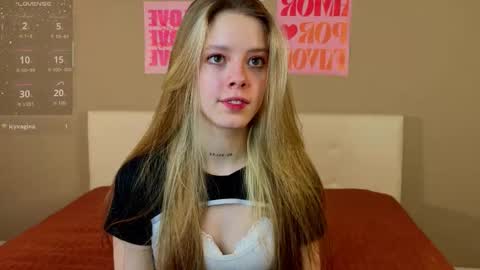 Snapshot of denaebeste chatting on 02.12.26 Emma online show from 02.12.26