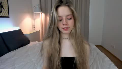 Snapshot of denaebeste chatting on 02.27.26 Emma online show from 02.27.26