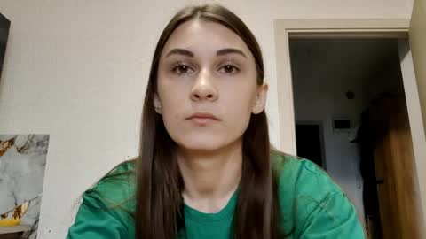 Mia online show from 04.19.26