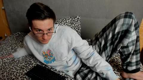 Snapshot of deni_boy99 chatting on 03.31.26 Deni online show from 03.31.26