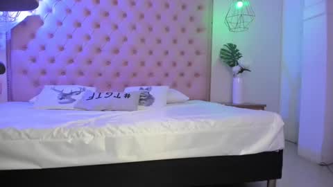 denisse_logan online show from 11.11.25