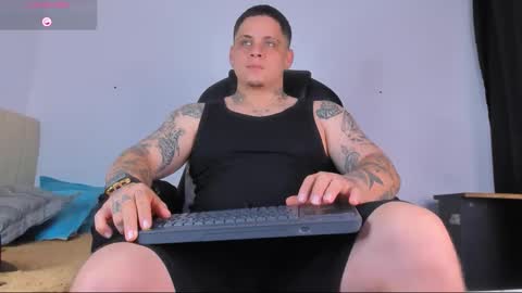 dennis munera online show from 10.10.25