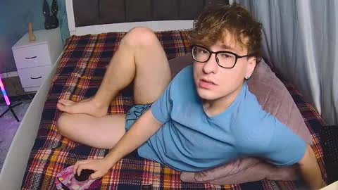 Dennis online show from 11.22.25