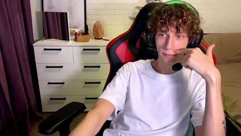 Snapshot of denobluora chatting on 12.10.24 Jasper online show from 12.10.24