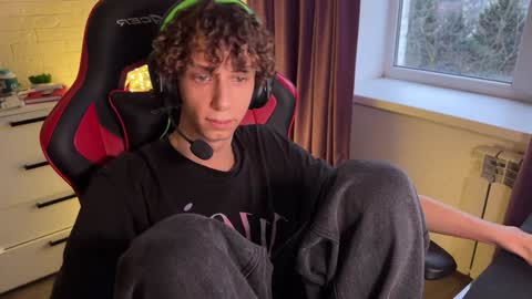 Snapshot of denobluora chatting on 12.17.24 Jasper online show from 12.17.24