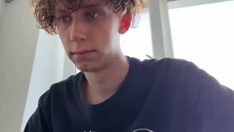 Snapshot of denobluora chatting on 09.25.25 Jasper online show from 09.25.25