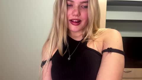 Snapshot of deonnahobb chatting on 02.14.26 Luna online show from 02.14.26