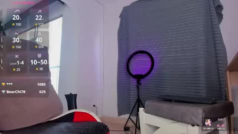 Snapshot of dereckhardd chatting on 09.28.25 dereckhardd online show from 09.28.25