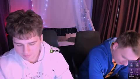 Snapshot of derek_hawk_ chatting on 12.20.25 derek_hawk_ online show from 12.20.25