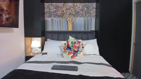 Snapshot of derek_hussain chatting on 01.14.25 Derek Hussain online show from 01.14.25