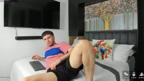 Snapshot of derek_hussain chatting on 01.29.25 Derek Hussain online show from 01.29.25