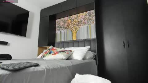 Snapshot of derek_hussain chatting on 02.27.25 Derek Hussain online show from 02.27.25