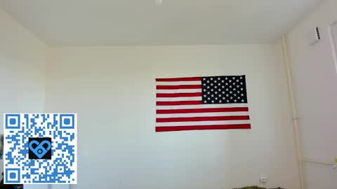 Snapshot of derek_shameless chatting on 09.28.25 Derek online show from 09.28.25