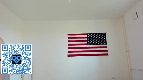 Snapshot of derek_shameless chatting on 10.02.25 Derek online show from 10.02.25