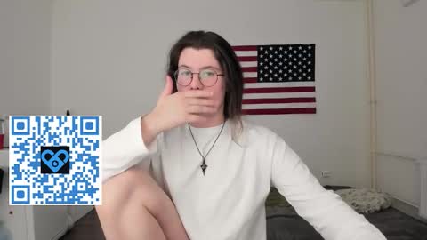 Snapshot of derek_shameless chatting on 10.17.25 Derek online show from 10.17.25