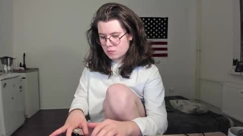 Snapshot of derek_shameless chatting on 11.26.25 Derek online show from 11.26.25